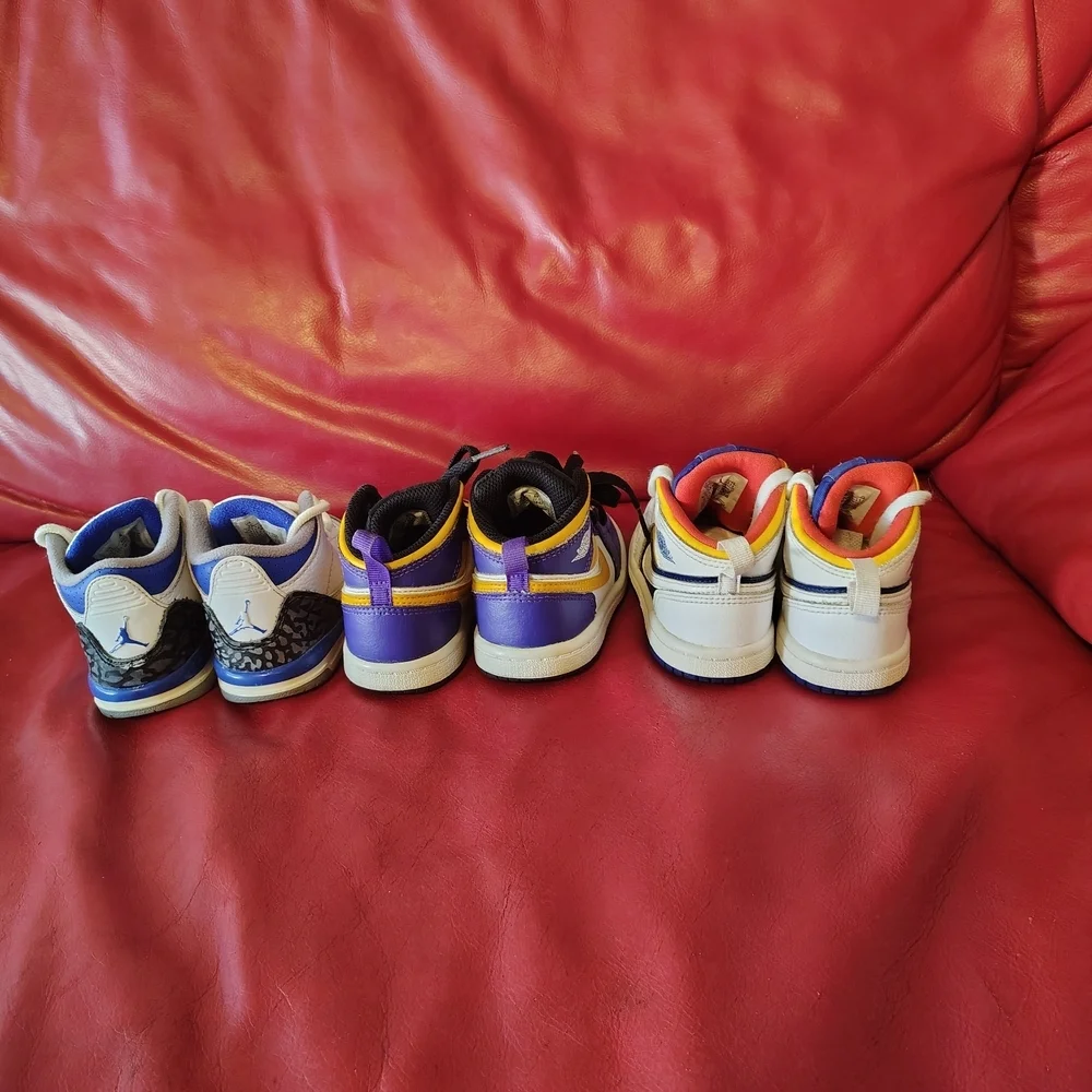 Nike Kids Sneakers in Gray, Black, and Blue